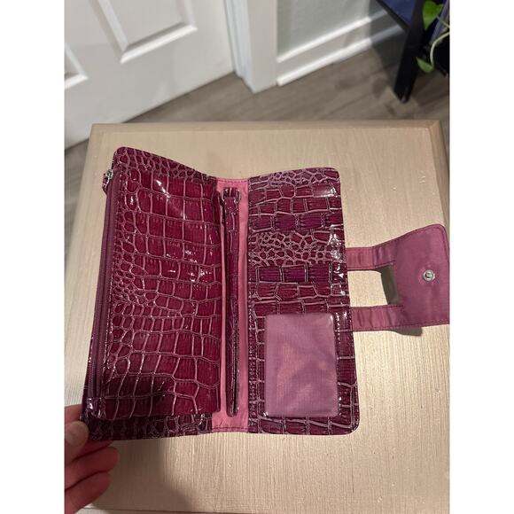 Kenneth Cole Reaction Purple Faux Animal Print Texture & Design Wristlet/Clutch - Picture 4 of 8